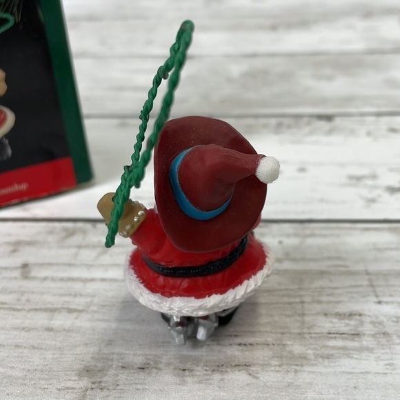 HALLMARK SANTA’S ROUNDUP Christmas ornament 1992 vintage - Picture 3 of 8